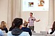 Herr Schambeck bei seinem Vortrag zur "Gesunden Macke"; Foto: Universität Hohenheim/Astrid Untermann